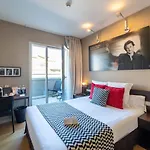 Zinema7 4*