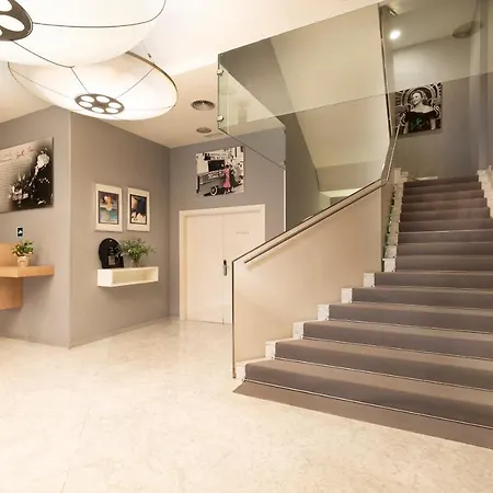 Zinema7 Hotel 4*